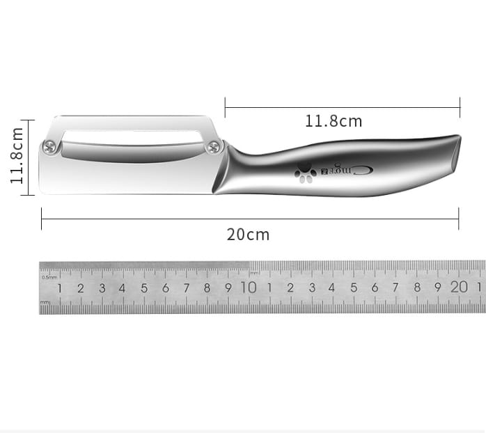 Un éplucheur de légumes en acier inoxydable avec poignée en bois, présentant une finition métallique lustrée et un design ergonomique.