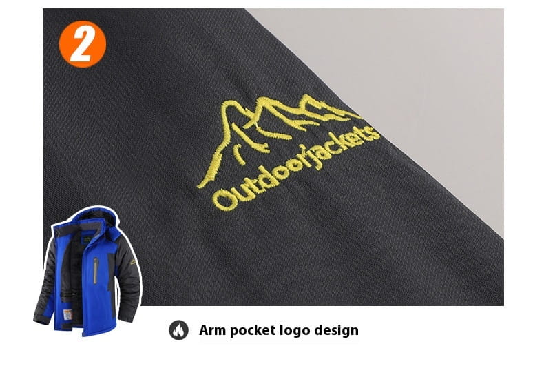 Schwarze Herren-Fleece-gefütterte Winterjacke aus dickem Baumwollmaterial mit gelbem besticktem Berglogo und dem Text „outdoorjackets“ auf der Armtasche.