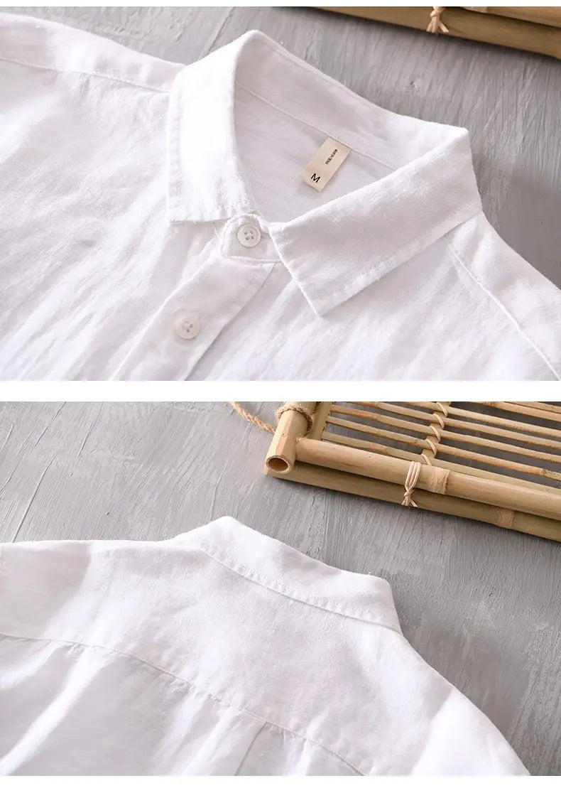Herren-Cotton-Linen-Freizeithemd mit langen Ärmeln in Weiß mit markantem Kragen, dezenter Textur und passenden weißen Knöpfen.