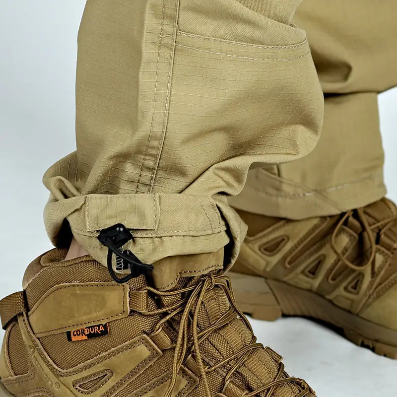 Pantalons tactiques P40 pour hommes, pantalons militaires multi-poches, en couleur beige, avec revers renforcés, cordon à passepoil noir et tissu Cordura durable