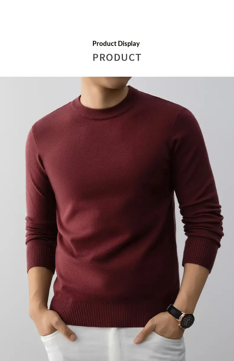 Bordeauxroter Herren-Minimalist-Pullover mit Rundhalsausschnitt aus Strick mit langen Ärmeln sowie gerippten Bündchen und Saum.