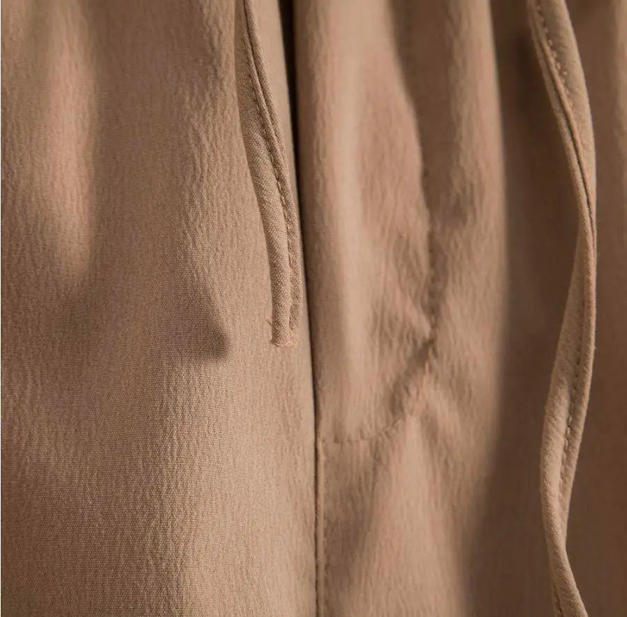 Short de plage en coton lin pour hommes beige, à texture visible, avec coutures apparentes et détails de cordon de serrage