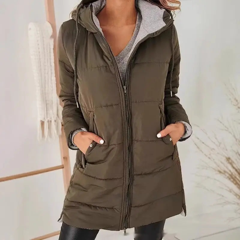 Manteau d’hiver matelassé en coton avec capuche pour femmes, vert olive, avec doublure en polaire grise et poches avant conçues pour une utilisation par temps froid