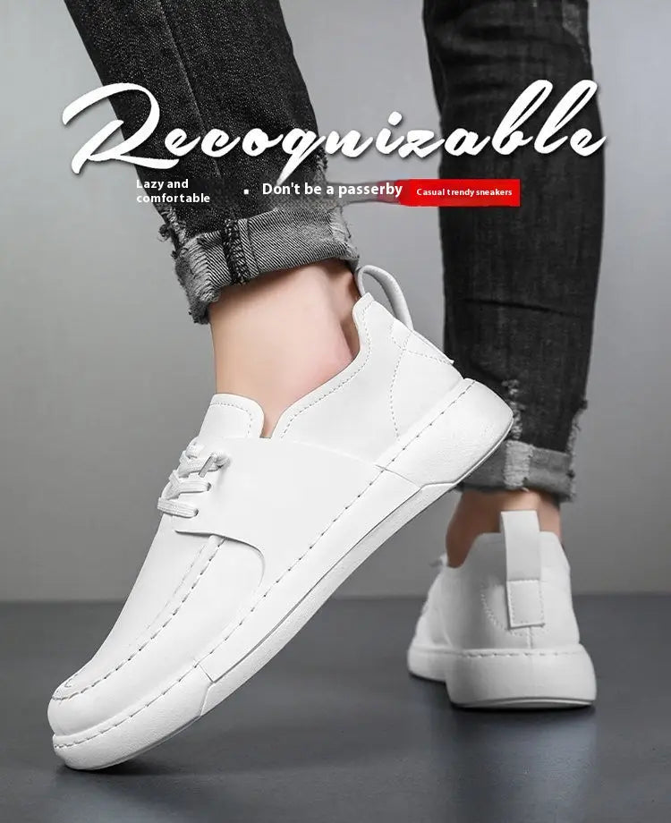 Chaussure en cuir rétro britannique élégance décontractée pour homme, en blanc, avec un design minimaliste propre et des détails de couture subtils.