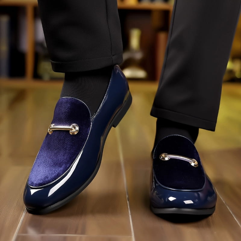 Men’s plus size brown leather loafer with suede toe cap and polished metal horsebit for British business wear.