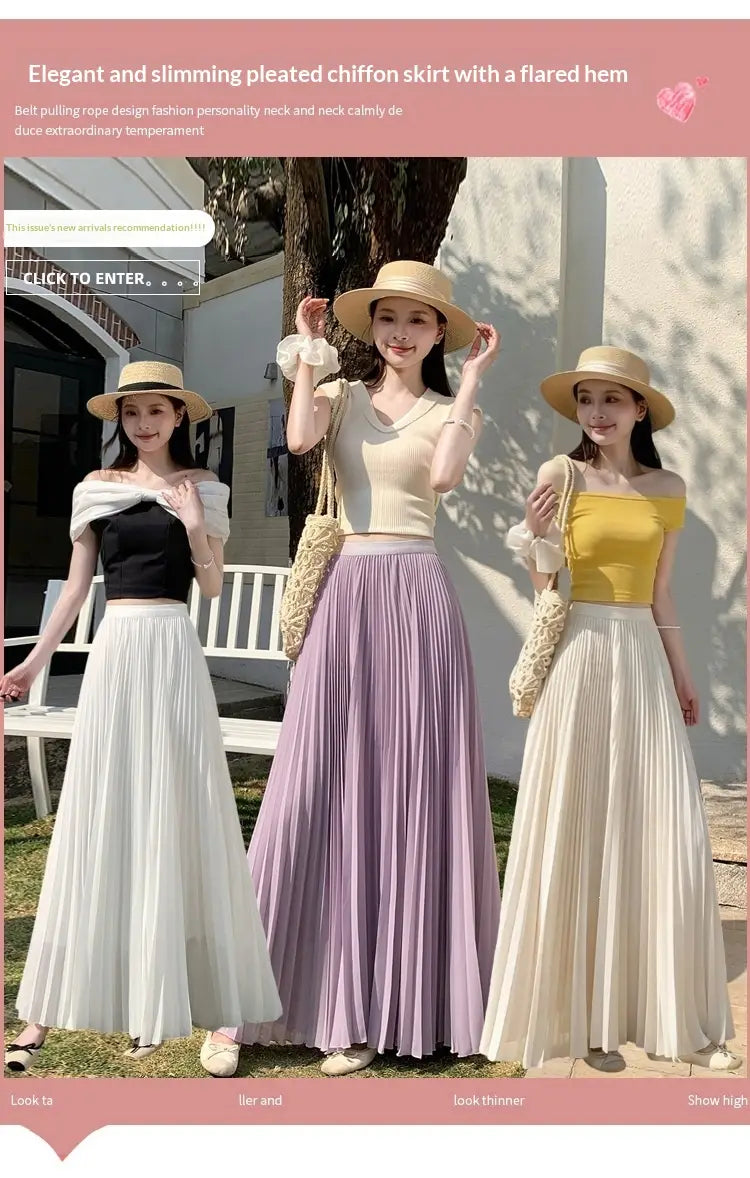 Eleganter, figurstraffender plissierter Chiffon-Maxirock für Damen mit ausgestelltem Saum in einem sanften Pastellton.