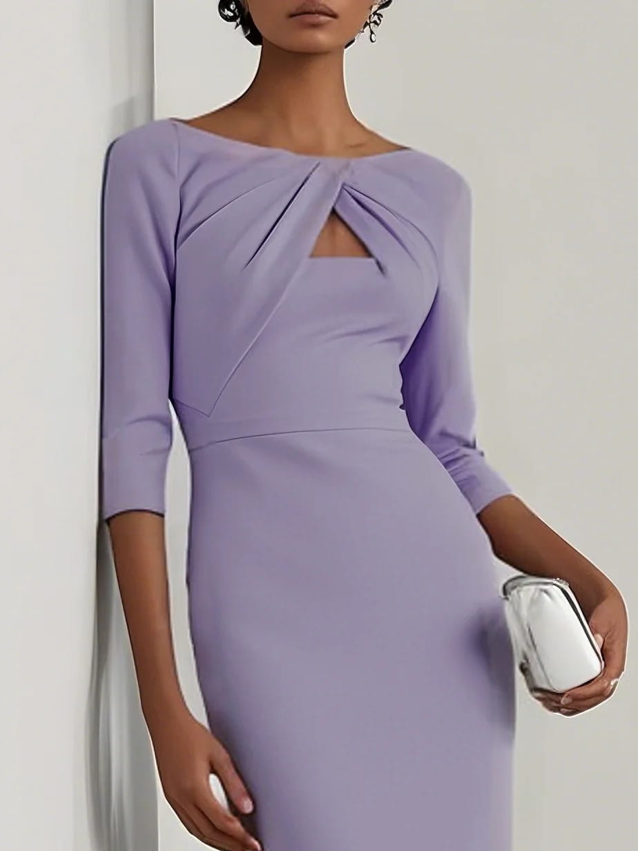 Robe midi cintrée à encolure nouée élégante, en lilas, avec des manches trois-quarts et une silhouette ajustée.