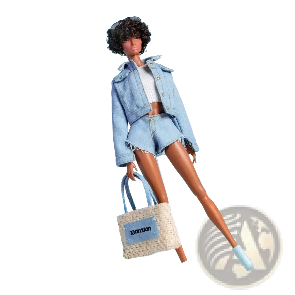 A 1/6 scale doll fashion set featuring a stylish barbie in light-wash denim jacket and shorts with white boots and woven tote bag maman