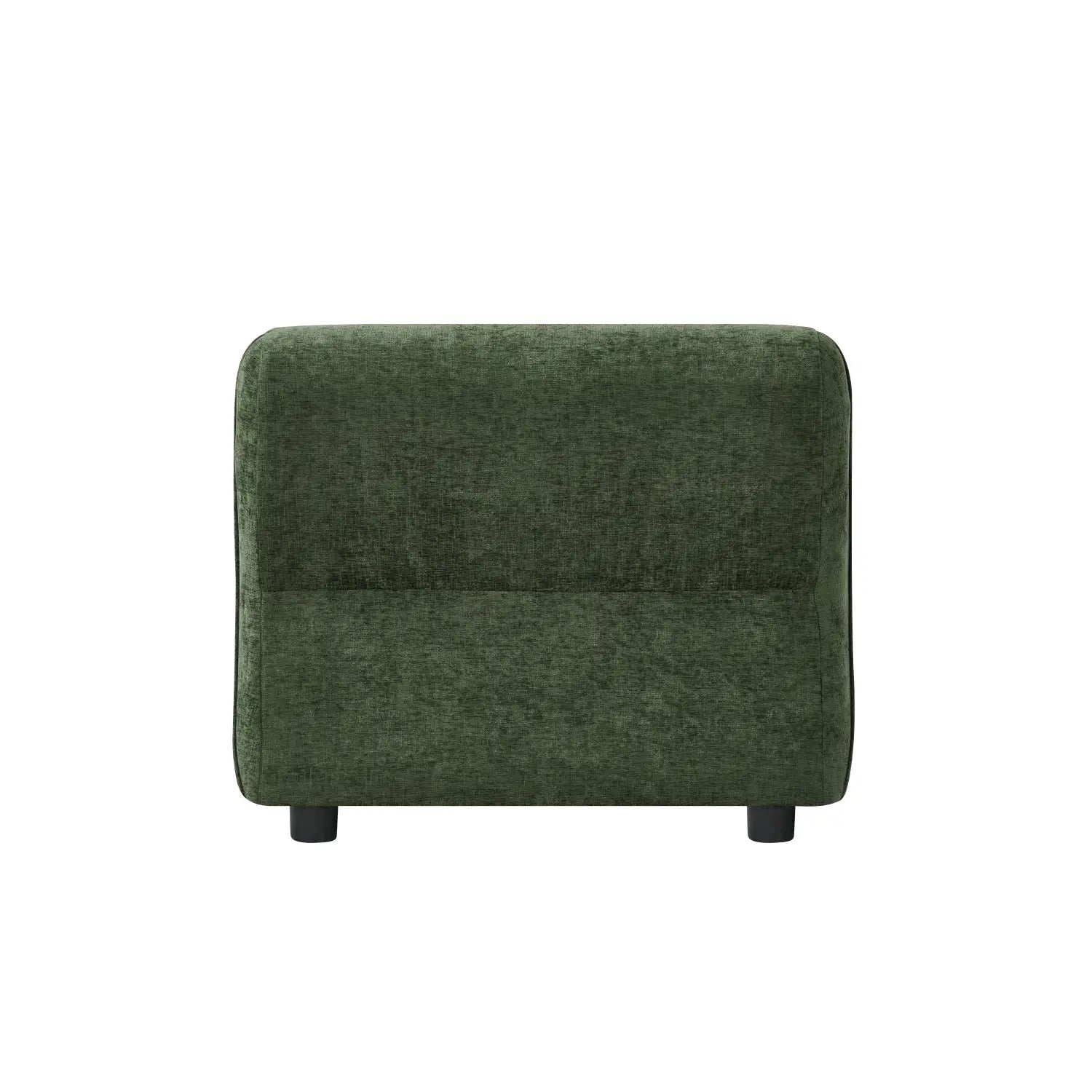 Sillón de acento tapizado moderno de líneas curvas en color verde esmeralda, con una tela compacta texturizada en verde oliva y patas negras elegantes.