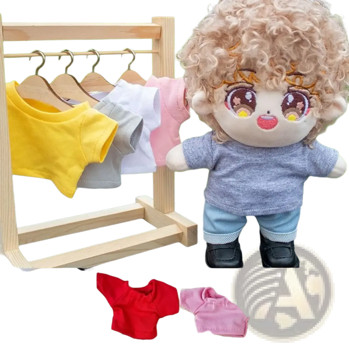 Curly blonde-haired plush doll wearing a gray cotton short-sleeved shirt and blue pants for 10cm doll hoodie set