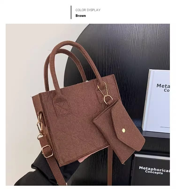 Braune Umhängetasche aus strukturiertem Kunstleder mit passender Geldbörse und goldfarbenen Beschlägen aus dem Filzhandtaschen-Set mit passender Geldbörse und Riemen.