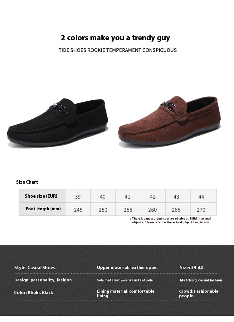 Mocassins à enfiler en daim marron pour homme avec mors de cheval, comportant du daim noir et kaki avec un accent de boucle métallique.
