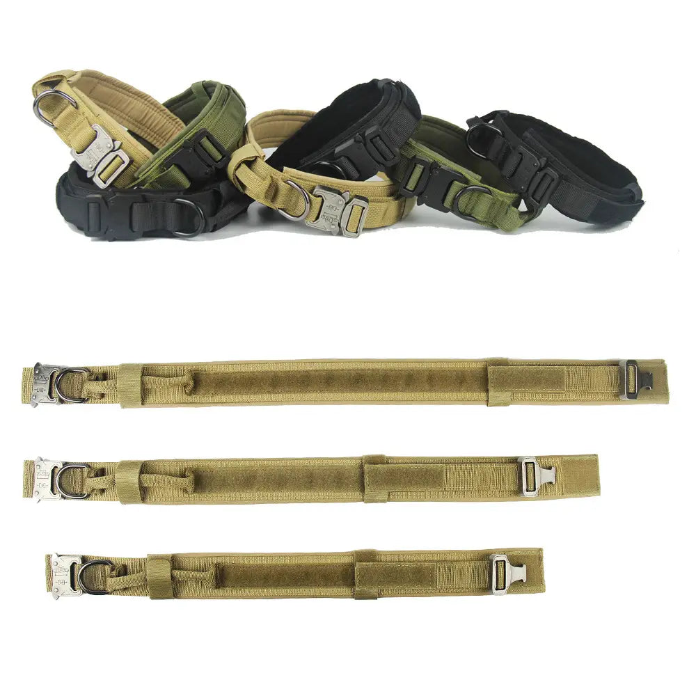 Colliers tactiques pour chien beiges fabriqués en nylon 1000D durable, avec des boucles métalliques réglables et des coutures renforcées.