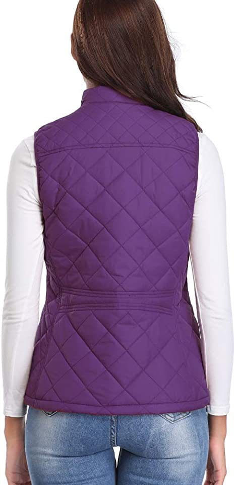 Chaleco acolchado de algodón color morado para mujer con cuello alto, patrón de rombos y bolsillos.