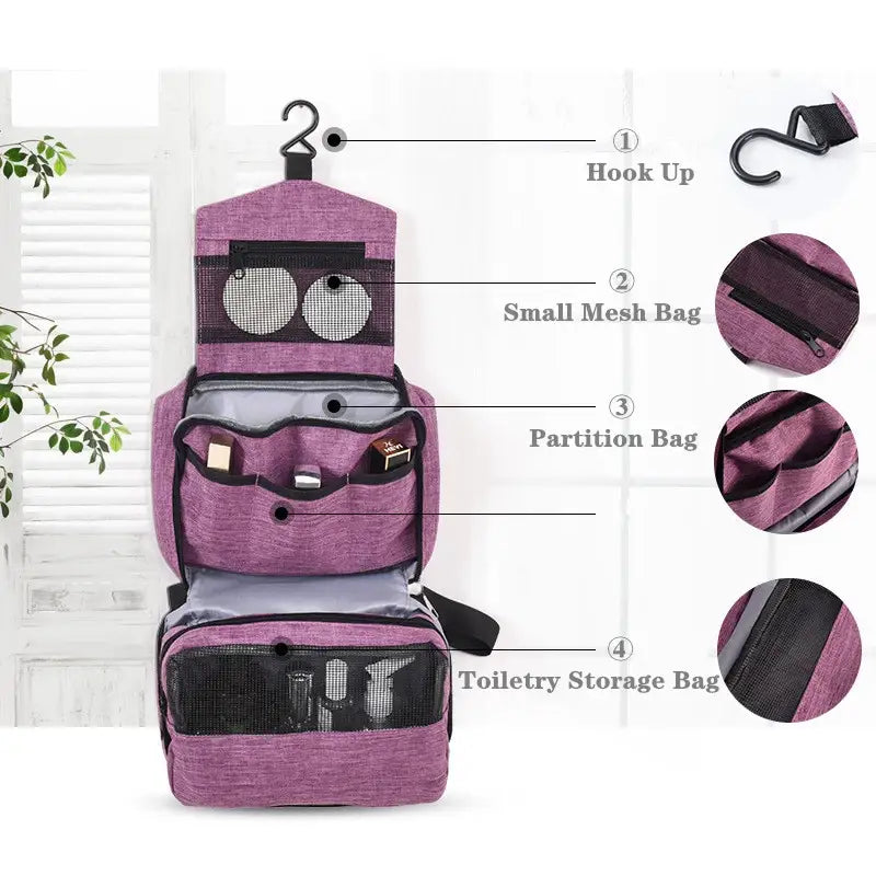 Housse de rangement suspendue pour chaussures en tissu texturé violet, avec compartiments en mesh noir et fixation par crochet pour organiser les bagages de voyage portables.
