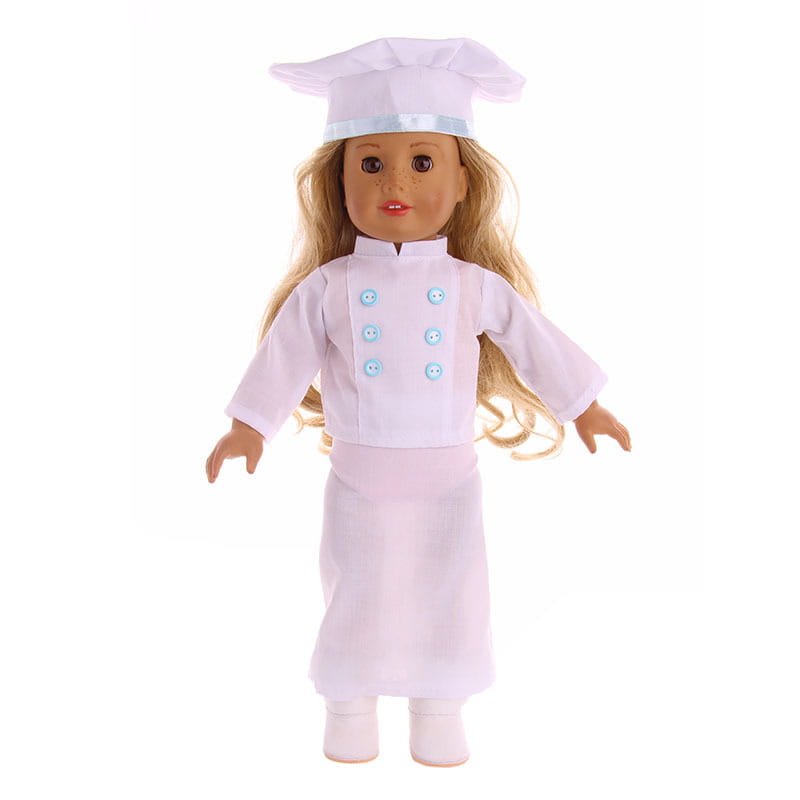 Une poupée aux cheveux blonds de 46 cm (18 pouces) portant une tenue de chef blanche avec des boutons décoratifs bleu clair à visage souriant et un chapeau assorti, conçue pour les poupées American Girl.