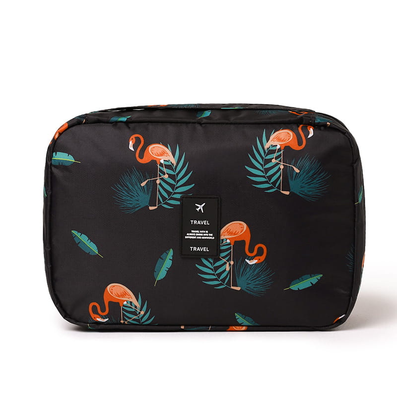 Schwarzer hängender Kulturbeutel-Organizer für Reise-Make-up mit einem lebendigen Muster aus orangefarbenen Flamingos und türkisfarbenen Palmenblättern.