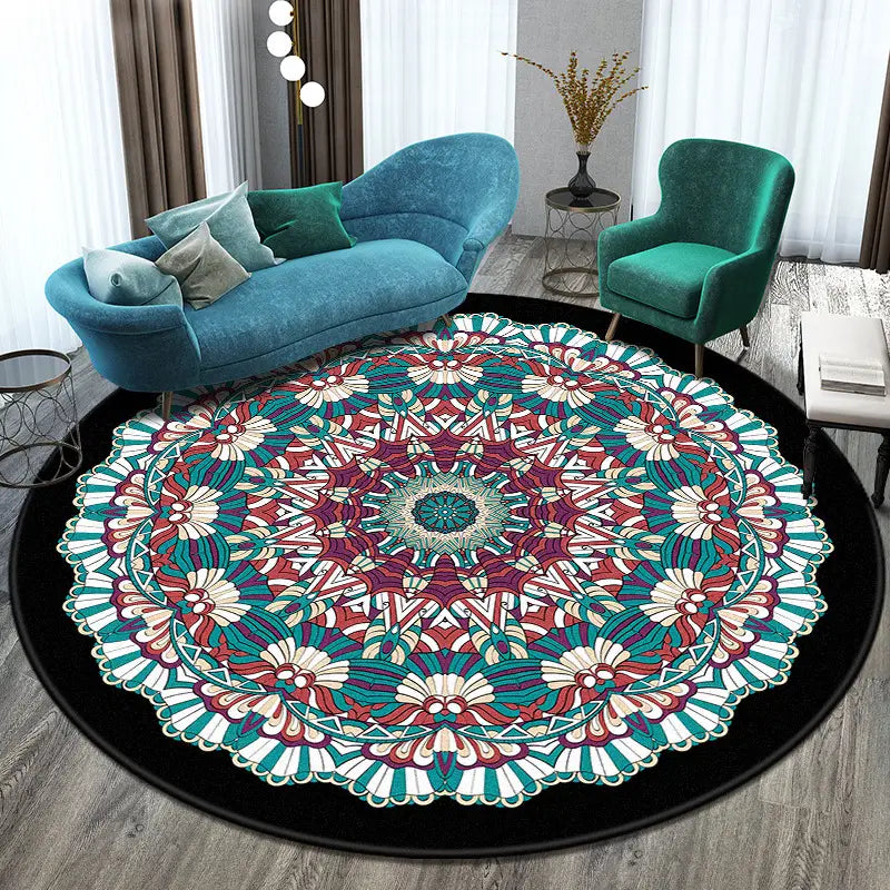 Rundteppich im Mandala-Stil mit lebhaftem, kunstvollem Mandala-Design in Türkis-, Weinrot-, Weiß- und Grüntönen auf einem schwarzen Rand aus Polyester.