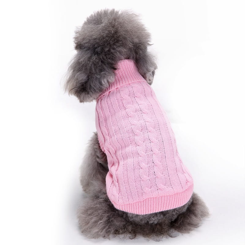 Suéter de lana rosa tejido tipo ochos para un perro, diseñado como ropa para mascotas cálida, disponible en tallas XS a L.