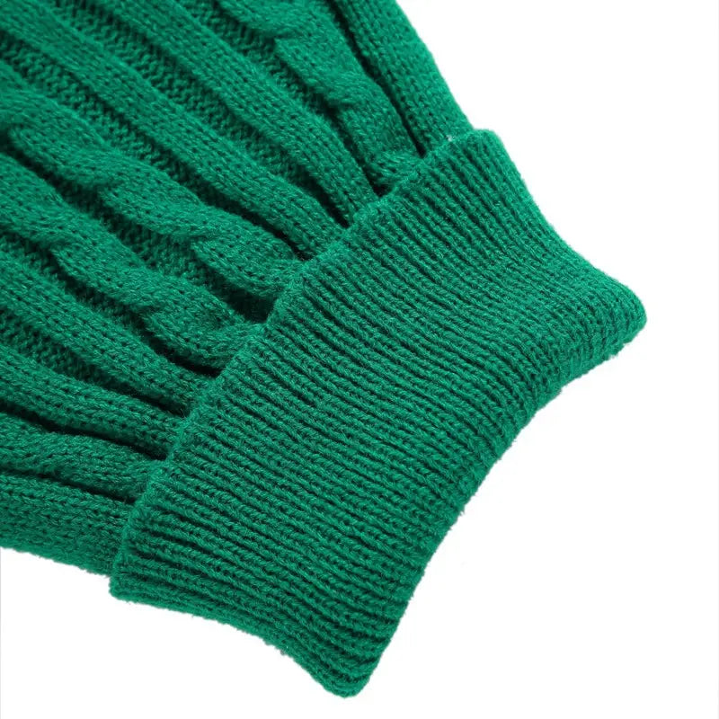 Puño de suéter para perro de lana cálida verde esmeralda tejido en punto, con textura acanalada y patrón de tricot clásico, en tallas xs a l.