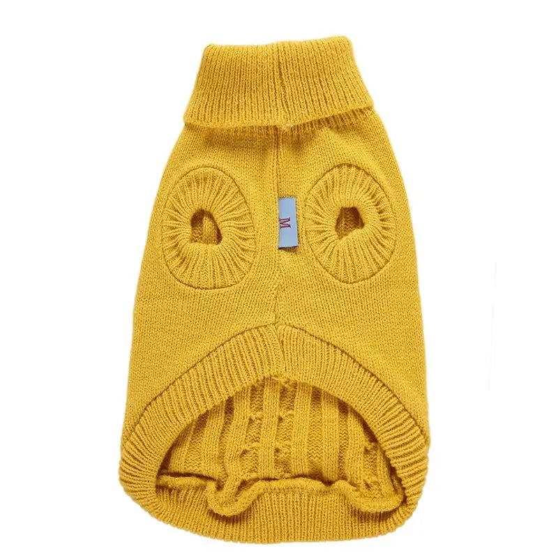 Suéter para perro amarillo tejido en punto con patrón tipo ochos y detalles de ojos y boca bordados, hecho de lana cálida para ropa de mascotas en tallas XS a L.