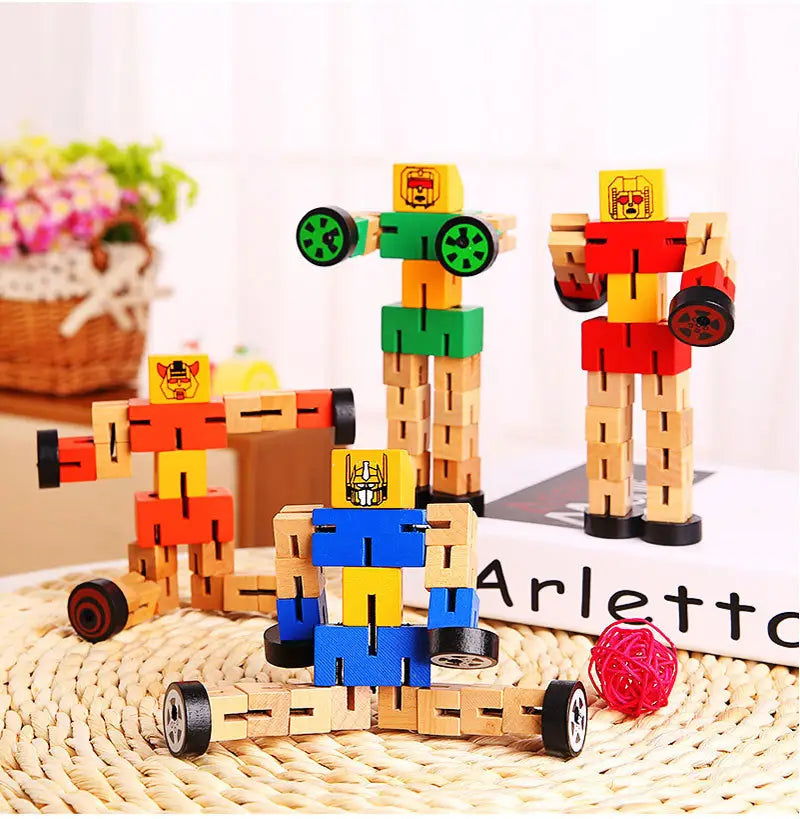 Juguetes coloridos de robot de madera con figuras modulares tipo rompecabezas que presentan ruedas negras y caras impresas para niños.