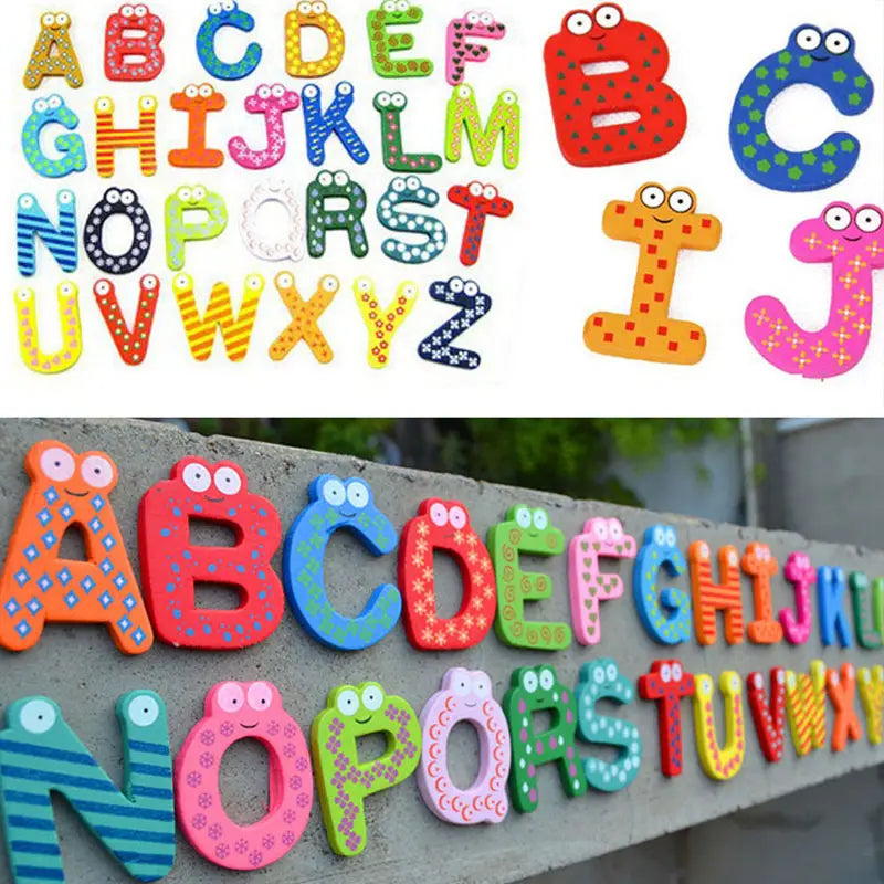 Lettres d’alphabet magnétiques au style cartoon colorées, avec des yeux mobiles et des surfaces à motifs, conçues comme aimants de réfrigérateur de numéros pour jouets pour enfants.