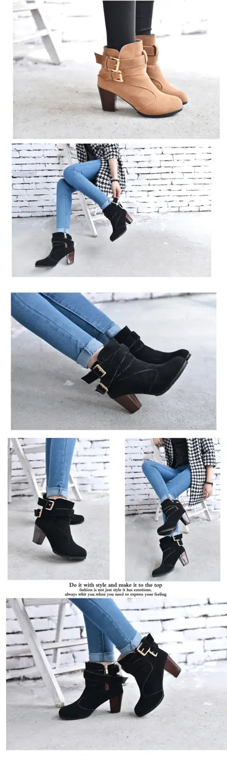Botines de cuero negro con detalles de hebilla en tono dorado y un tacón de bloque robusto para un uso elegante