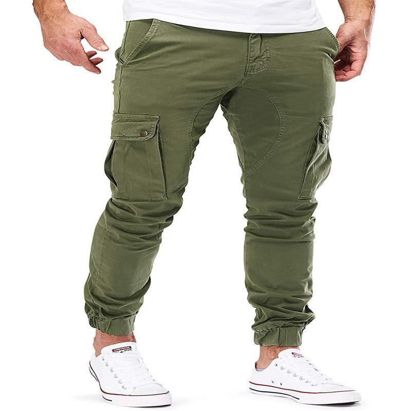 Joggers cargo color verde oliva para hombre con múltiples bolsillos, elaborados con un tejido resistente, con puños elásticos y varios bolsillos funcionales.