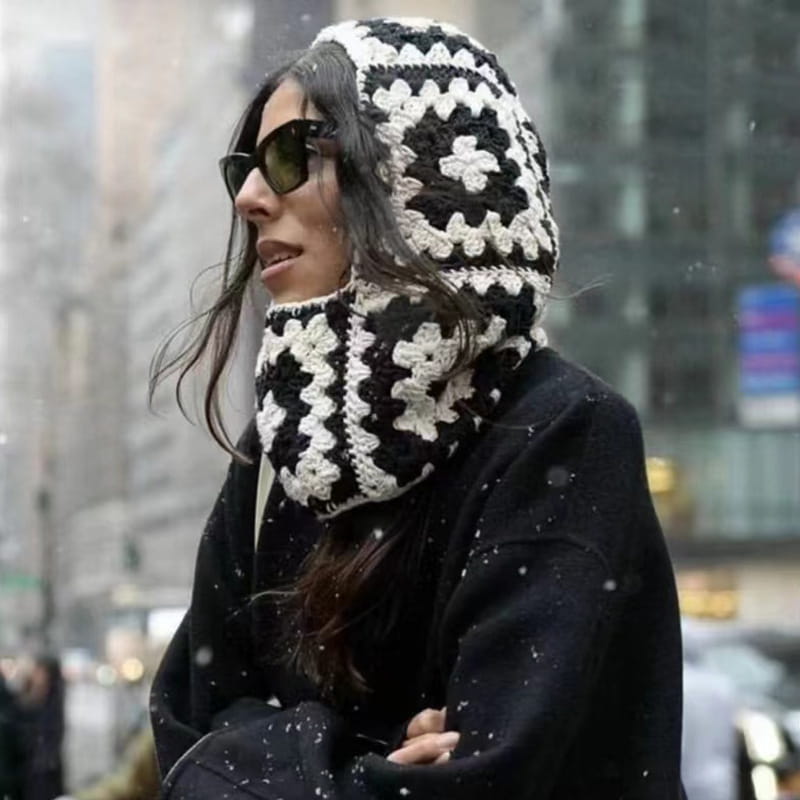 Écharpe en laine au crochet bicolore noir et blanc, avec capuche, motif floral en patchwork, ensemble d’écharpe en laine à capuche avec bonnet.