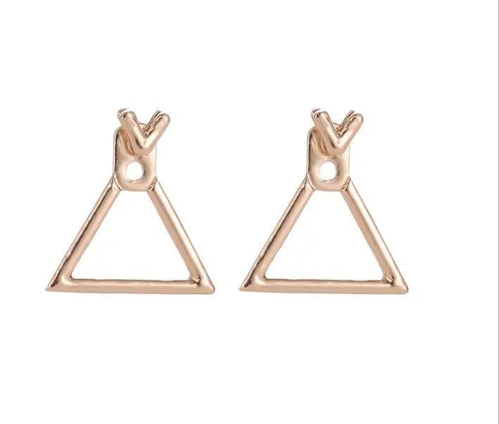Roségoldene Dreiecksohrstecker mit minimalistischem offenem Rahmen aus der Kollektion der geometrischen Goldpfeil- und hohlen Quadratohrstecker.