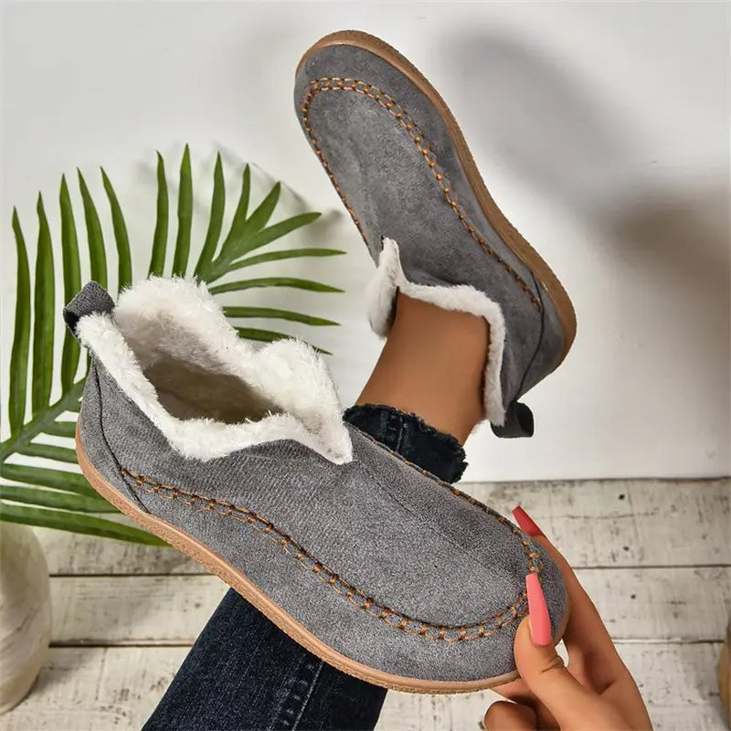 Women’s v Cut Plush Suede Ankle Snow Boots