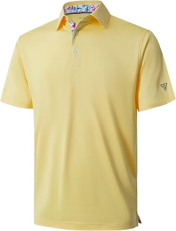 Ein kräftig gelbes Herren-Golfpolohemd mit schnell trocknendem, atmungsaktivem Stoff, mit farbenfrohem Blumenmuster als Futter im Kragen und einem kleinen dreieckigen Logo am Ärmel.