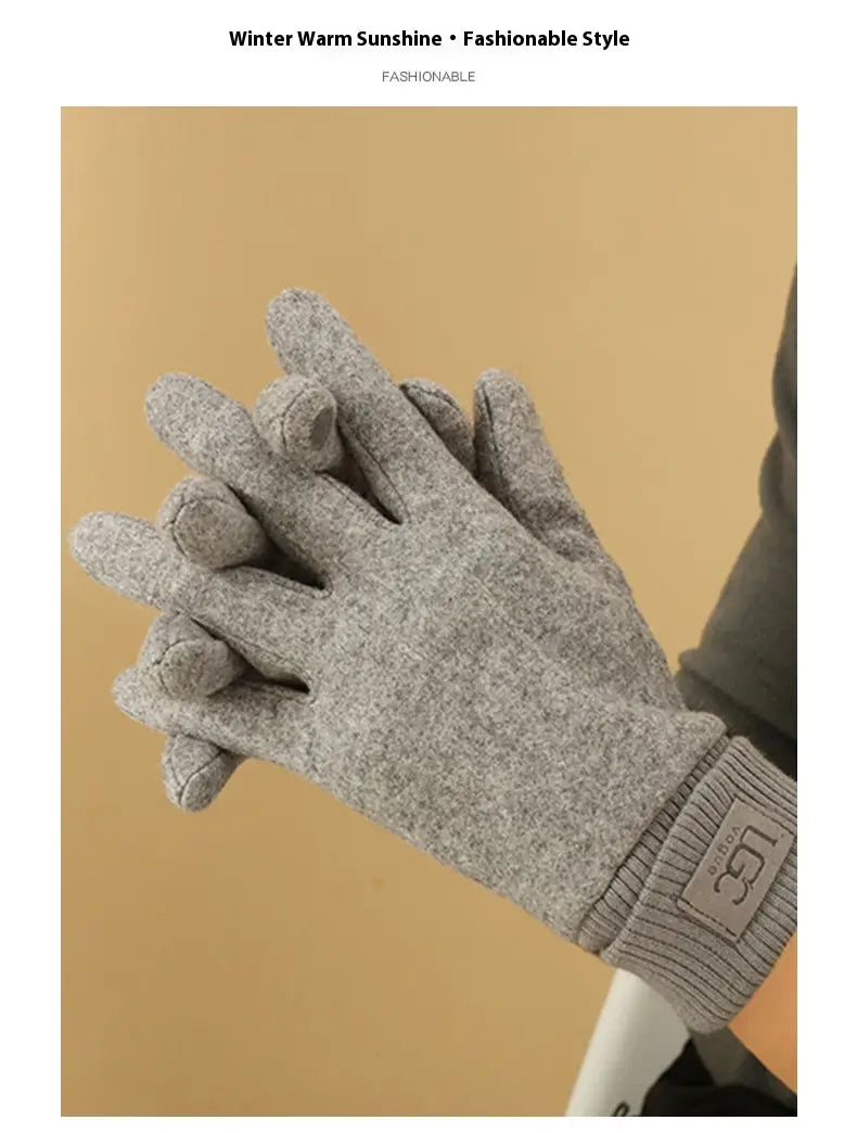 Grau strukturierte Strick-Kaschmir-Touchscreen-Winterhandschuhe für Damen mit gerippten Bündchen und einem kleinen rechteckigen Logopatch auf der Rückseite