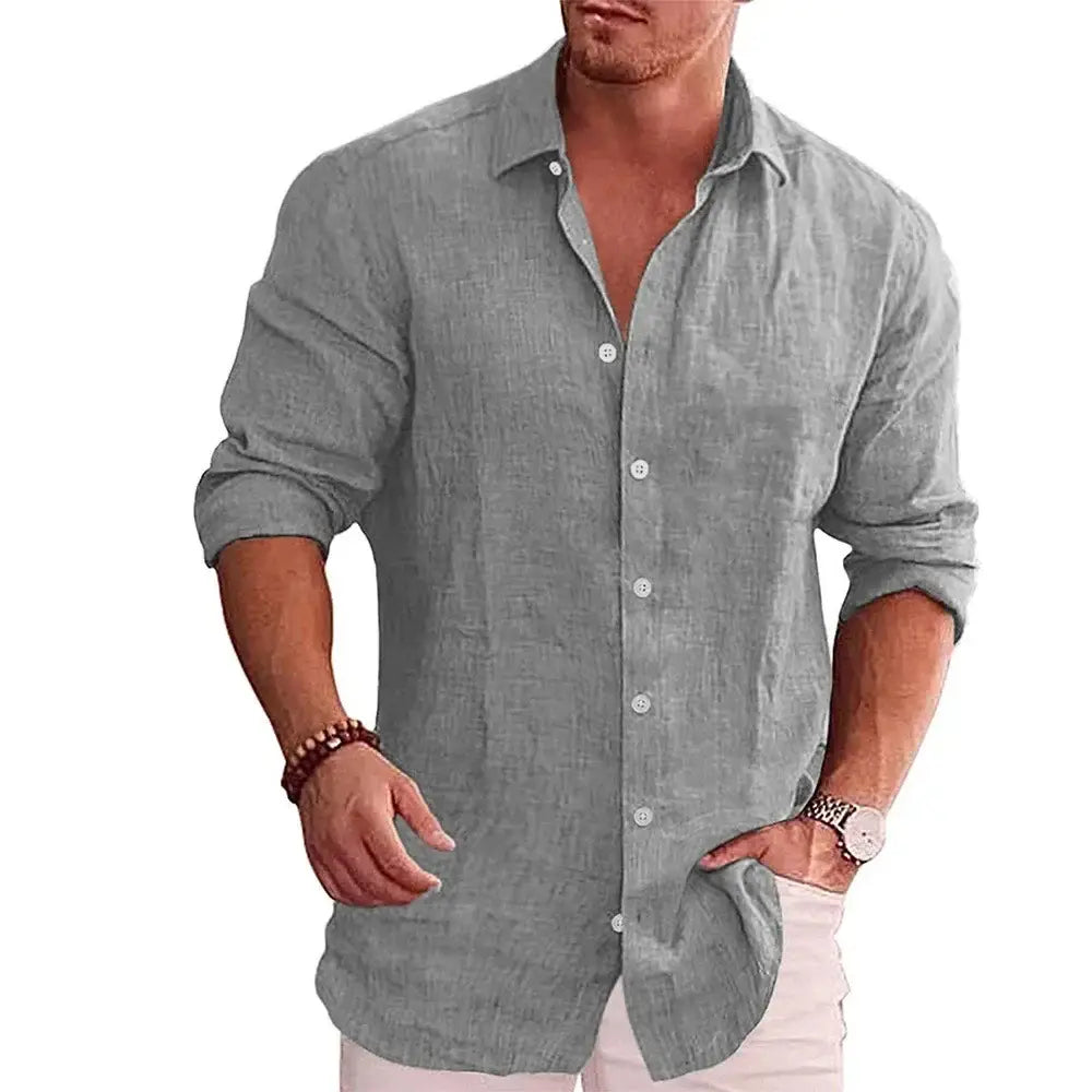 Einfarbiges Slim-Fit-Leinenhemd für Herren in Hellgrau mit weißen Knöpfen und umgeschlagenen Ärmeln aus atmungsaktivem Leinenstoff.