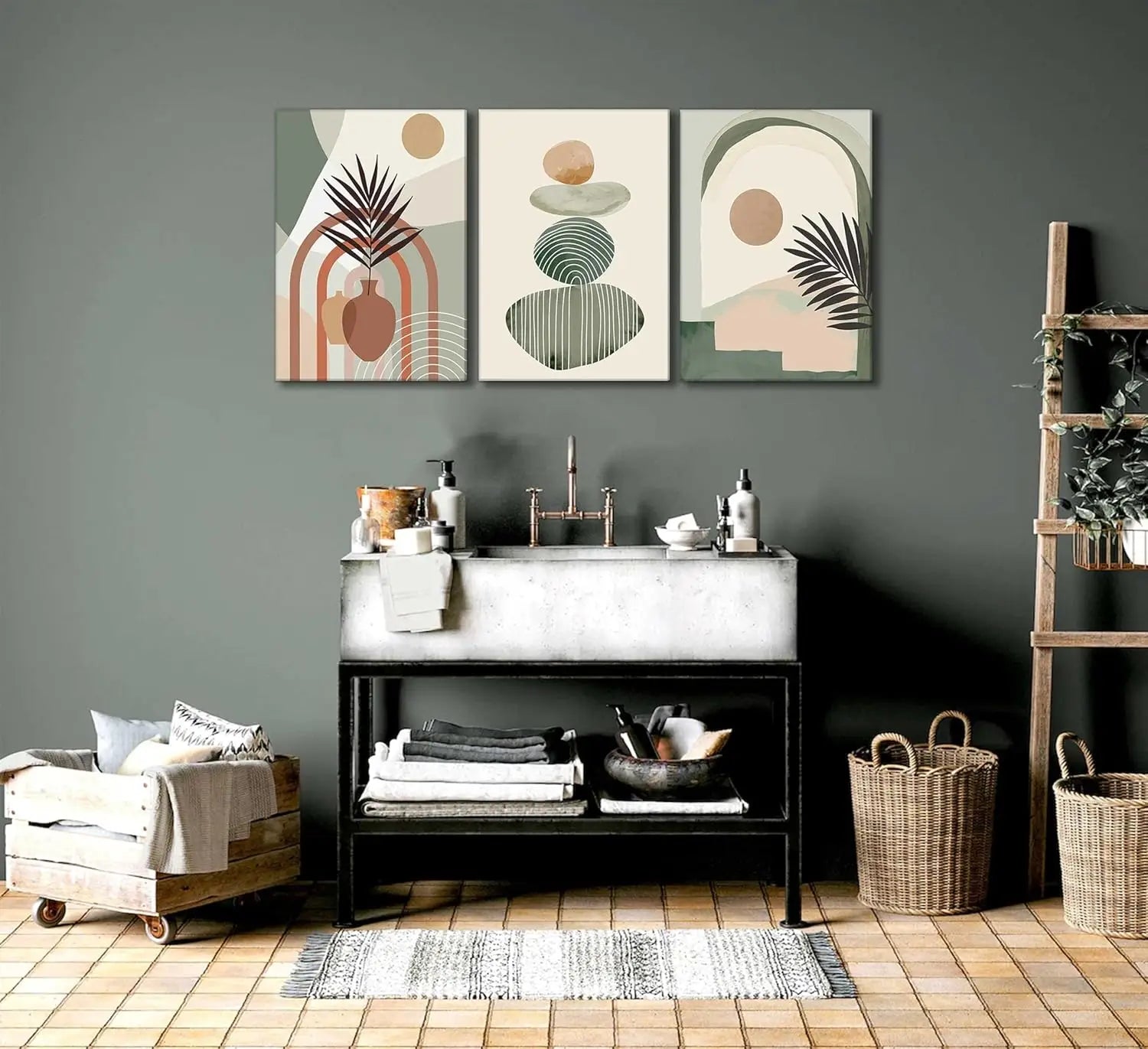 Boho-Abstrakt-Botanische Leinwand-Wandkunst-Set aus drei 12x16-Zoll-Paneelen mit erdigen Tönen, geometrischen Formen und stilisierten Pflanzenmotiven in einem minimalistischen Design