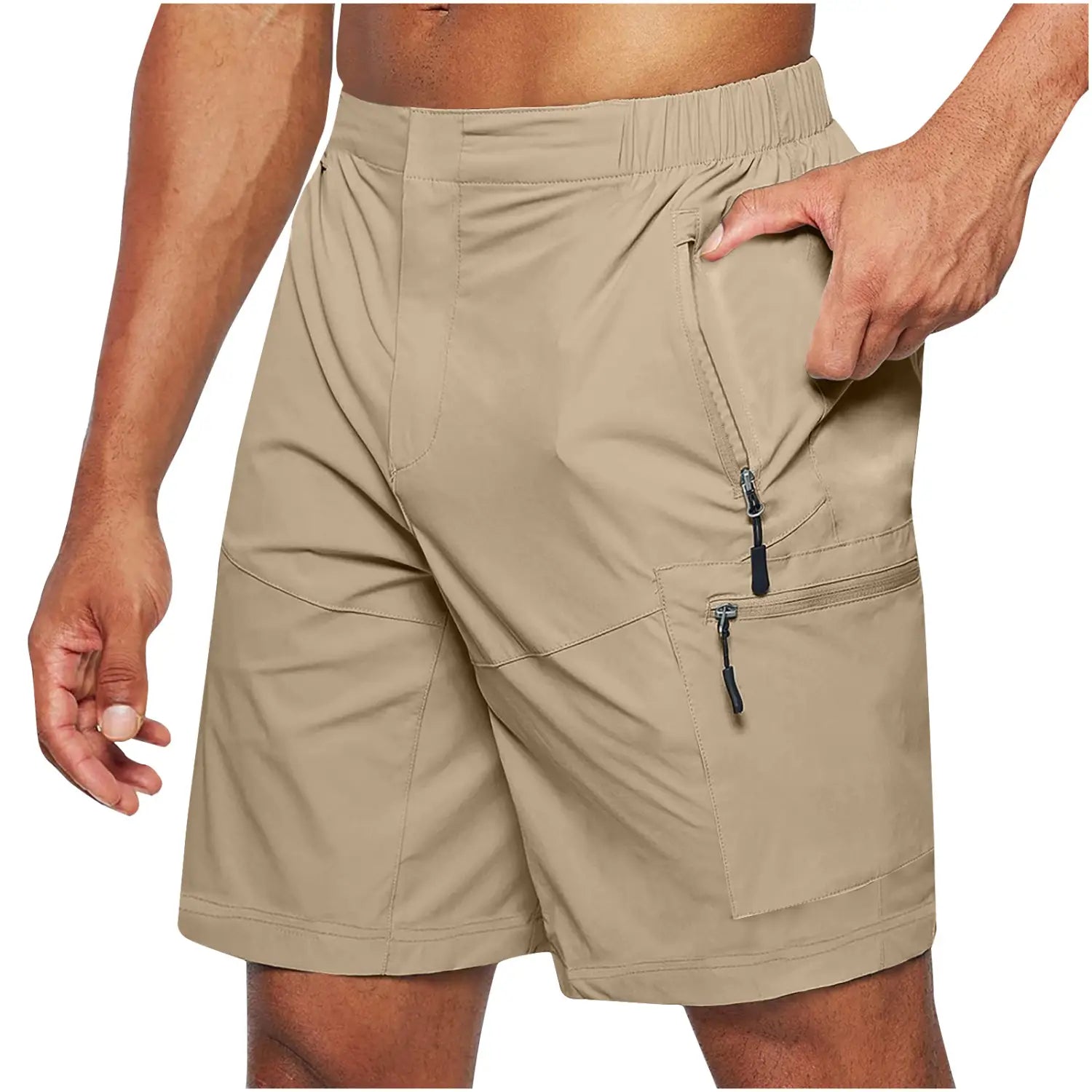 Short cargo athlétique pour hommes à jambe droite couleur beige, avec plusieurs poches zippées et une ceinture élastique.
