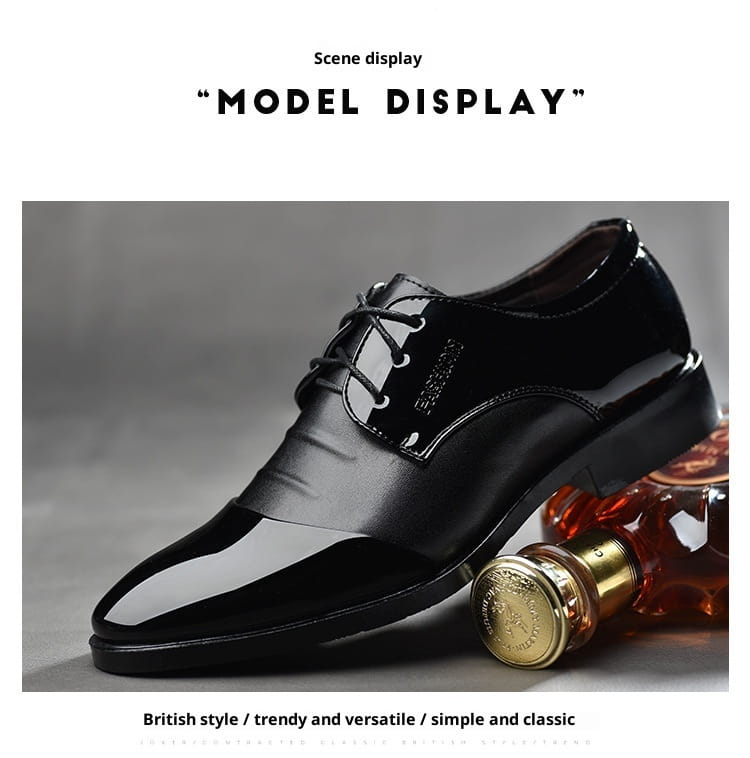Herrenschuhe Oxford im britischen Stil mit glänzendem schwarzem Lackleder und schlankem Schnürdesign mit spitzer Kappe.