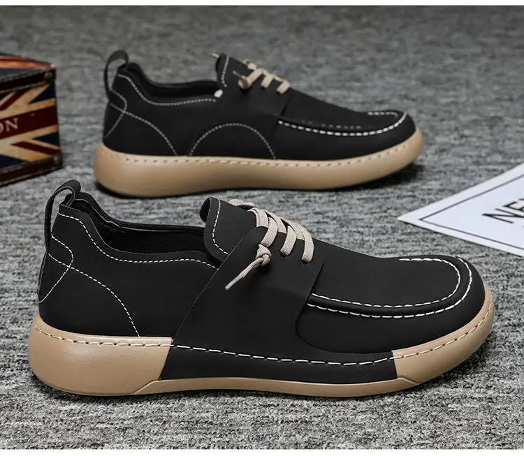 Chaussures en cuir rétro britanniques élégance décontractée pour homme en toile noire, semelles en caoutchouc beige et détails de couture blancs.
