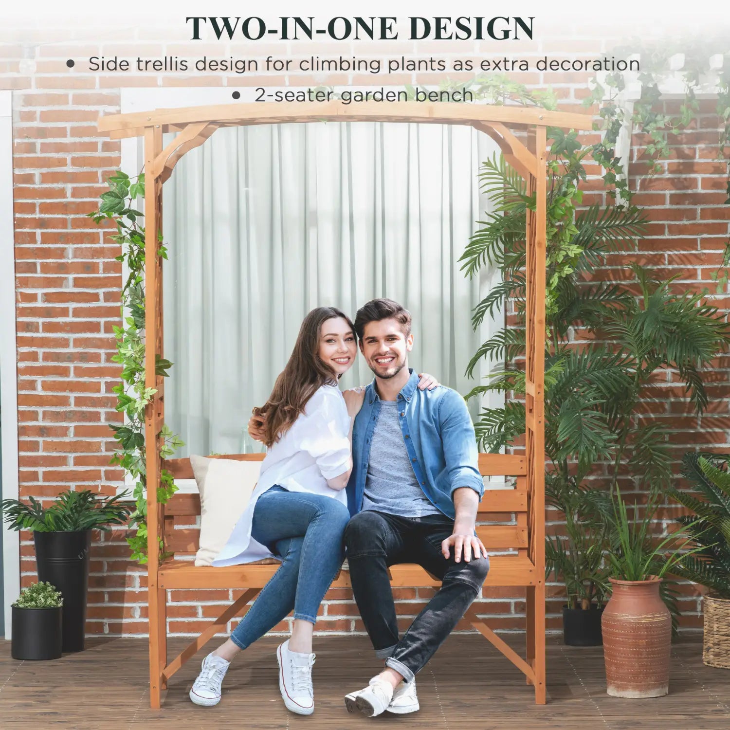 Banco de jardín para pérgola de madera con enrejado y arco de pérgola, con acabado color marrón claro y diseño para dos personas, ideal para relajación al aire libre y plantas trepadoras.