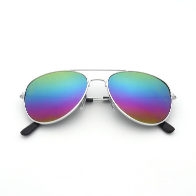 Silver-framed classic unisex metal aviator sunglasses with uv protection and iridescent gradient lenses shifting from green to blue and purple.