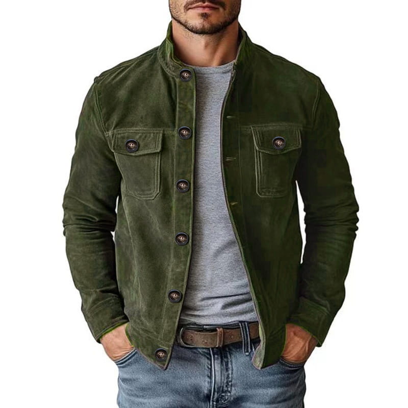 Herren-Casual-Slim-Fit-Motorradjacke in Olivgrün aus Faux-Suede mit dunkelbraunen Knöpfen und zwei Frontklappentaschen.