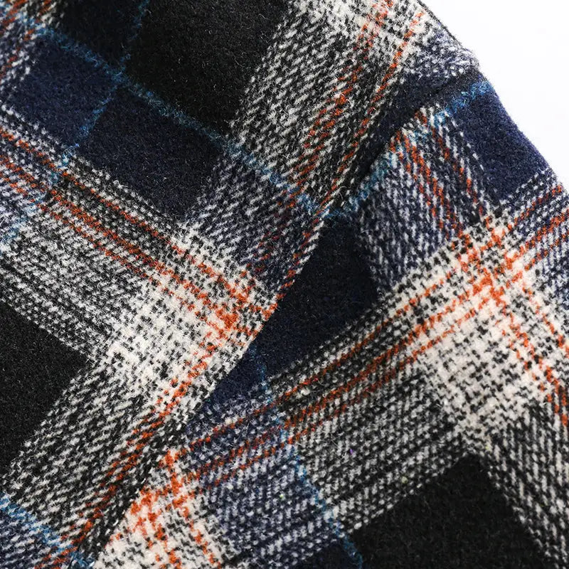 Marineweißes und rostfarbenes Karoflanelle mit weicher, gewebter Textur für ein japanisches Retro-Dunkelgrün-Karo-Flanellhemd.