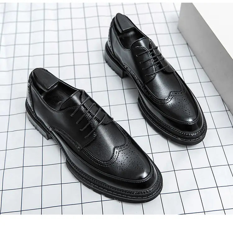 Men’s british style brown leather brogue oxford shoes with glossy finish and chunky black rubber soles.