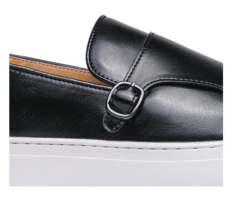Mocassin en cuir noir pour homme, style business casual à double boucle, avec boucle argentée et semelle en caoutchouc blanc, pour un port polyvalent