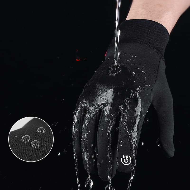 Gant de cyclisme imperméable pour écran tactile, noir, à l’ajustement près du corps et à la paume renforcée, présentant un logo blanc discret au dos de la main, conçu pour les activités sportives coupe-vent.