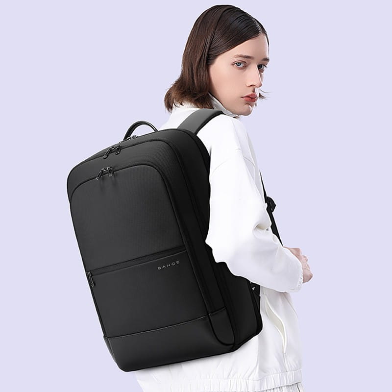 Schwarzer Bange-Laptop-Rucksack mit elegantem minimalistischem Design aus robustem Oxford-Gewebe, geeignet für ein Fassungsvermögen von 20 bis 35 Litern.