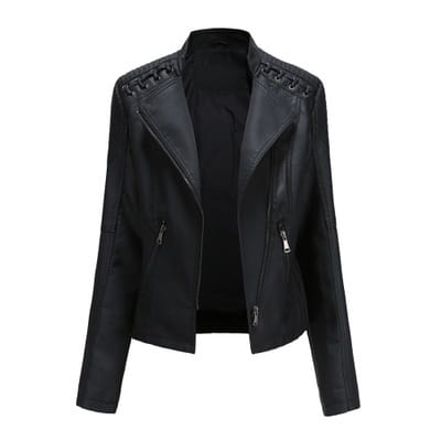 Schwarze Leder-Slim-Fit-Motojacke für Damen mit Reißverschluss-Details und Schmuckelementen an den Schultern.