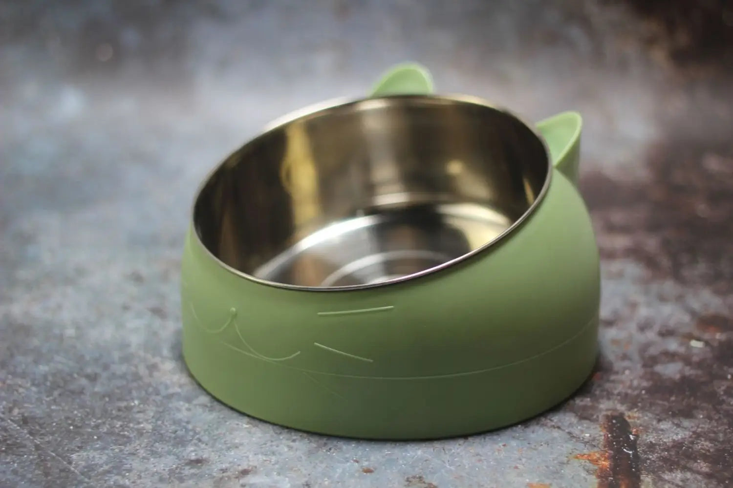 Bol pour animaux en acier inoxydable surélevé en forme de chat en silicone vert, avec protection contre le basculement et intérieur brillant