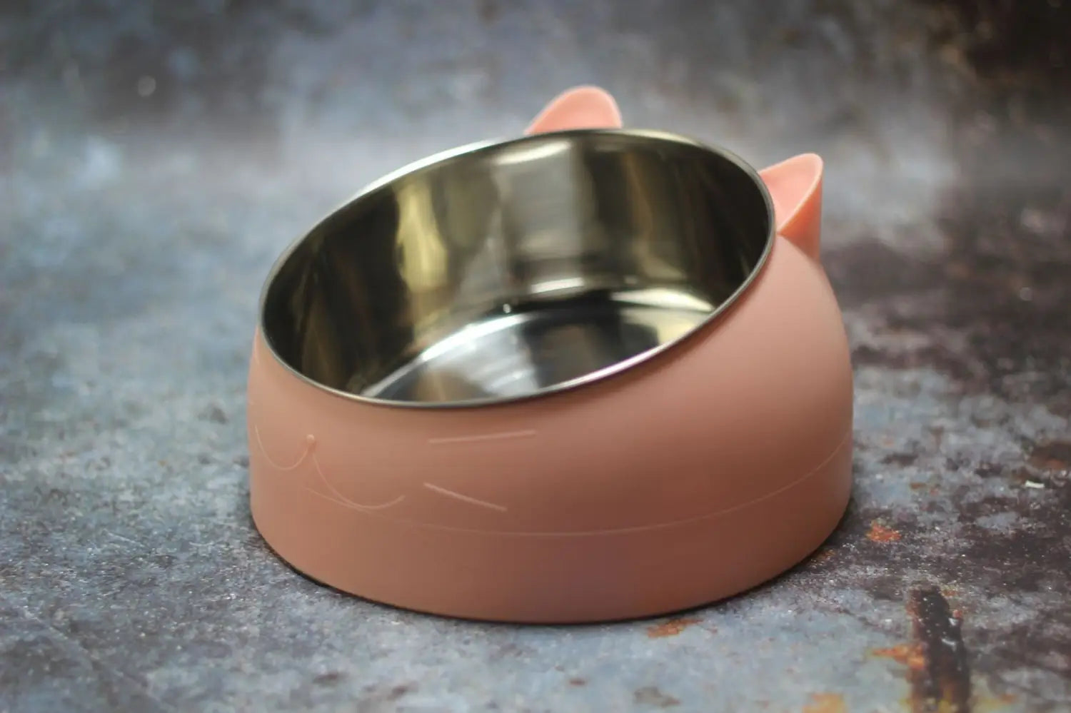 Bol pour chat surélevé en acier inoxydable en silicone rose en forme de chat, avec protection contre le basculement et intérieur en acier inoxydable brillant pour l’alimentation du chat.